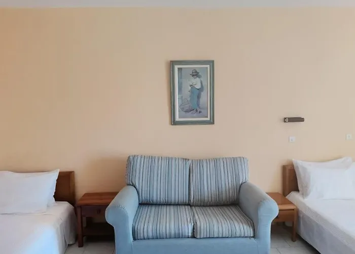 Pantheon Aparthotel 3*